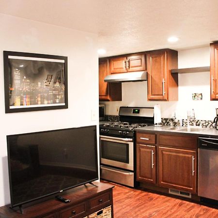 1 Bed Apt - Amazing Location 1 Block To Carson St พิตต์สเบิร์ก ภายนอก รูปภาพ