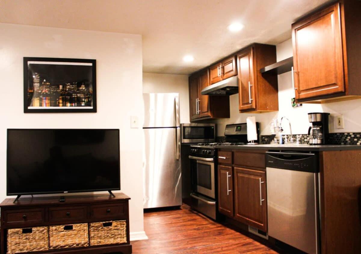 1 Bed Apt - Amazing Location 1 Block To Carson St พิตต์สเบิร์ก ภายนอก รูปภาพ